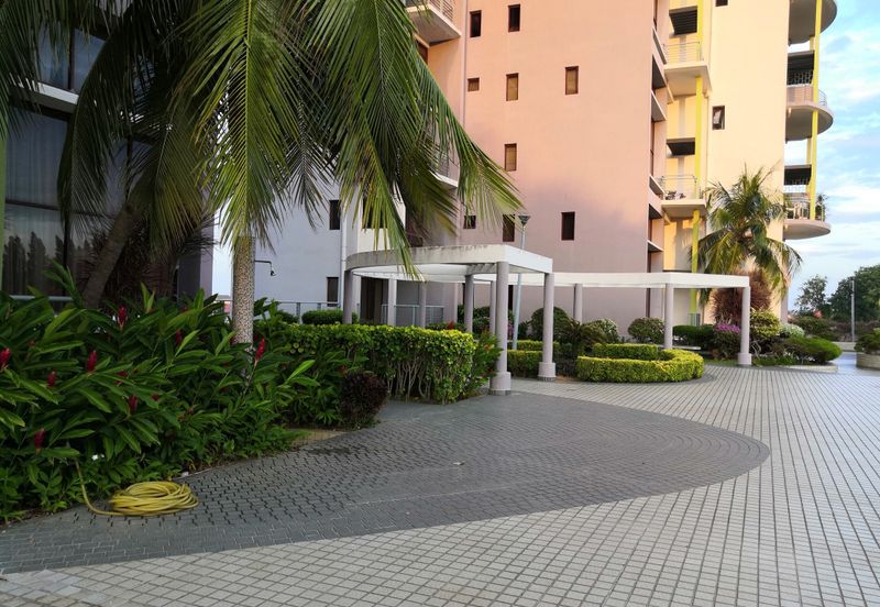 Golden Coast Condominium