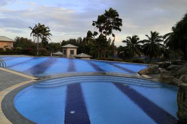 Golden Coast Condominium