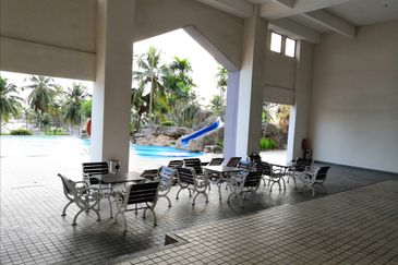 Golden Coast Condominium