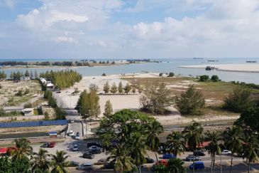 Golden Coast Condominium