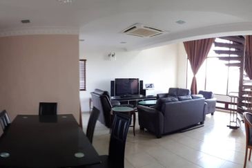 Golden Coast Condominium