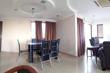 Golden Coast Condominium