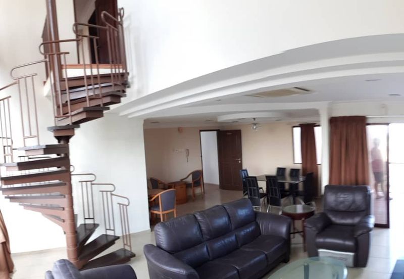 Golden Coast Condominium