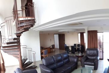 Golden Coast Condominium