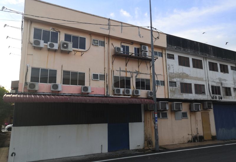 JALAN MELAKA RAYA 13