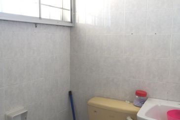 Melaka Alai Perdana Crystal Bay Single Storey Hous