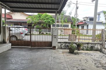 Freehold Single Storey Terrace House 