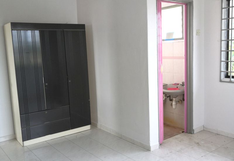Melaka City 3 Bedroom Walk-up Aparment For Sale 