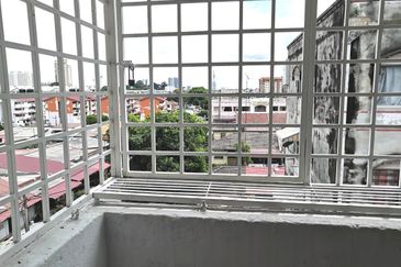 Melaka City 3 Bedroom Walk-up Aparment For Sale 