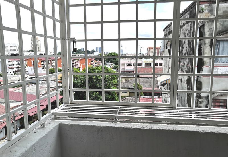 Melaka City 3 Bedroom Walk-up Aparment For Sale 