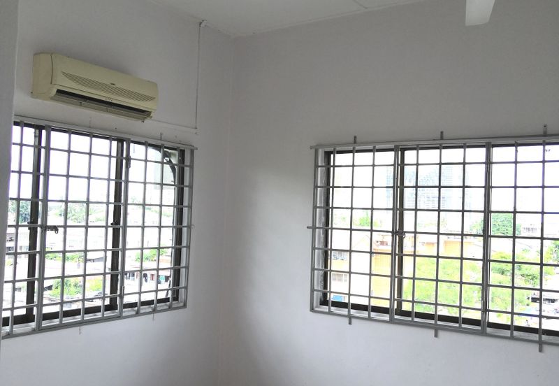 Melaka City 3 Bedroom Walk-up Aparment For Sale 