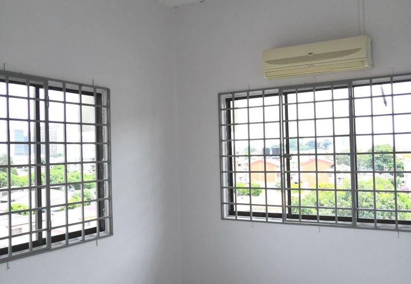 Melaka City 3 Bedroom Walk-up Aparment For Sale 