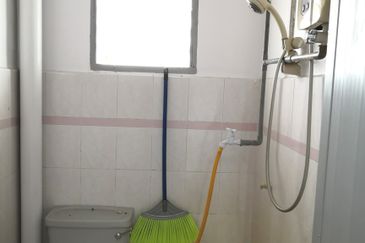 Melaka City 3 Bedroom Walk-up Aparment For Sale 