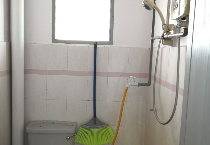 Melaka City 3 Bedroom Walk-up Aparment For Sale 