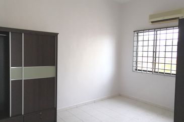 Melaka City 3 Bedroom Walk-up Aparment For Sale 