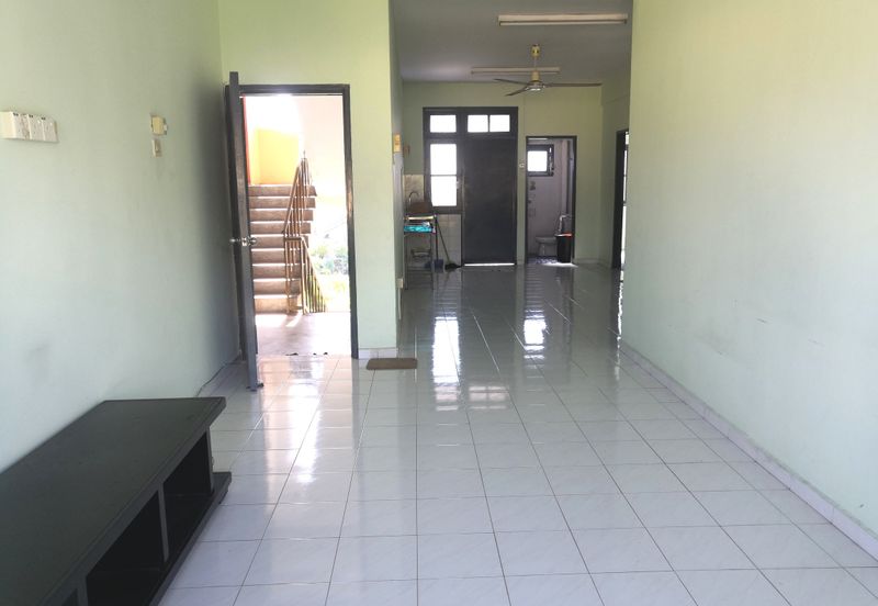 Golden Shower Apartment