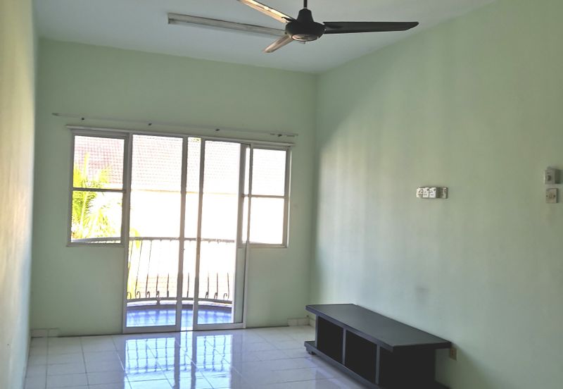 Golden Shower Apartment