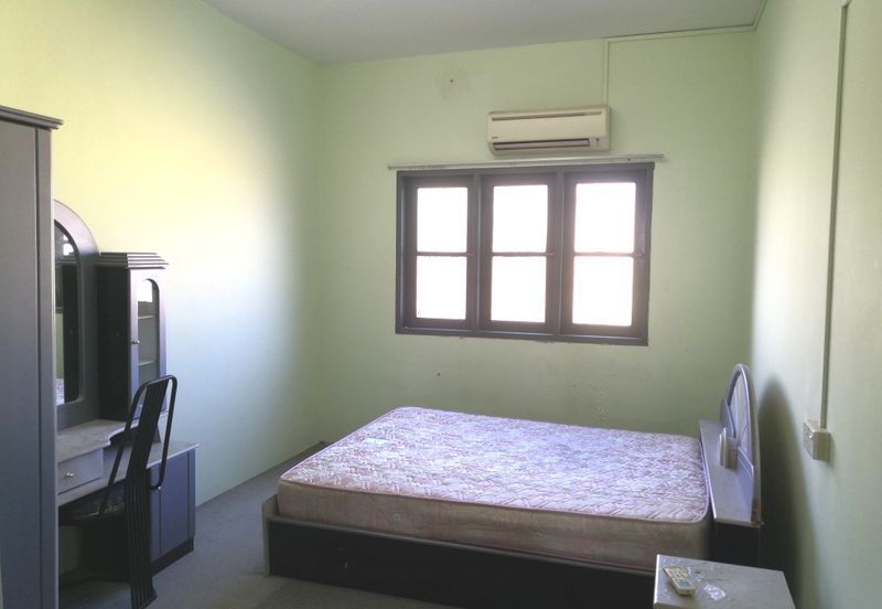 Golden Shower Apartment