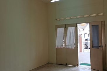 Kg Lapan Single Storey House For Sale 