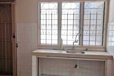 Kg Lapan Single Storey House For Sale 