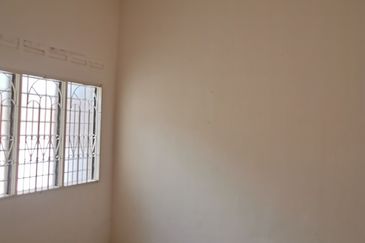 Kg Lapan Single Storey House For Sale 