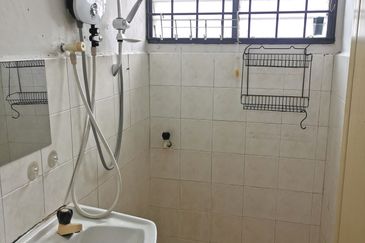 Paya Rumput Jaya, Cheng Area Single Storey House For Rent 