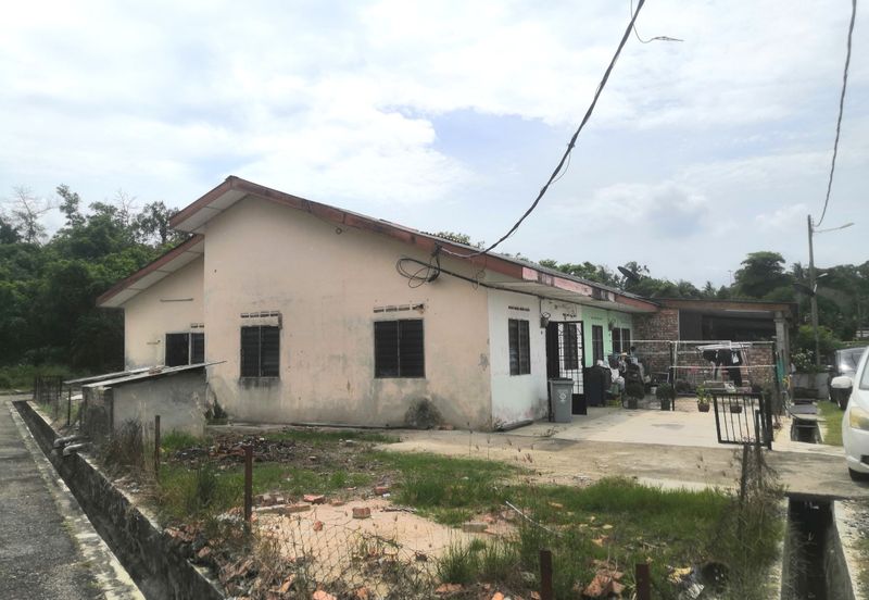 Alor Gajah @ Corner Single Storey Terrace House For Sale 