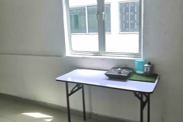 Kg Lapan Bachang 3 Bedroom Walk-up Apartment For Rent 