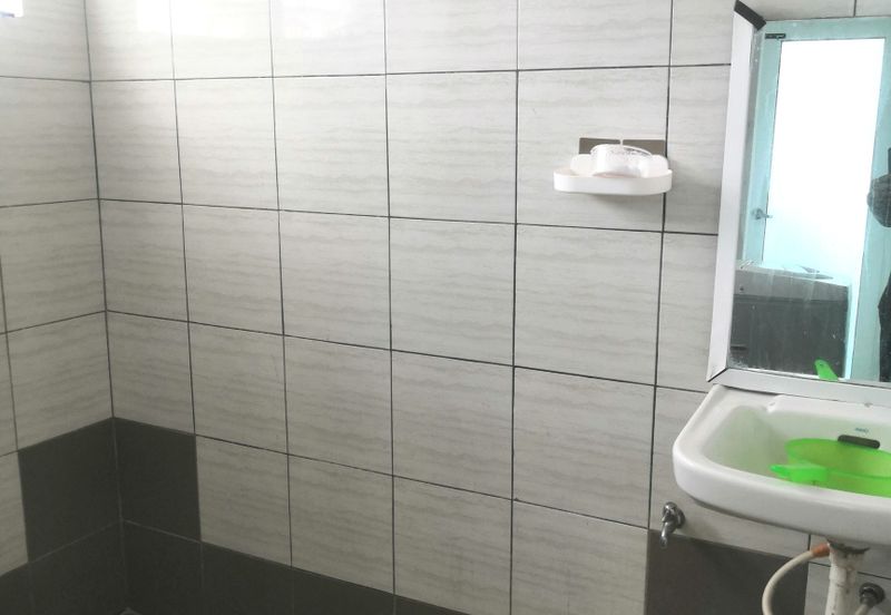 Kg Lapan Bachang 3 Bedroom Walk-up Apartment For Rent 