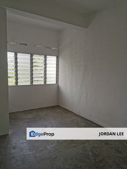Kg Lapan Bachang 4 Bedroom Walk-up Apartment For Rent , Melaka, 