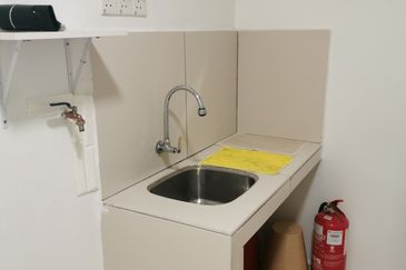 Kg Lapan Bachang Master Bedroom To Let