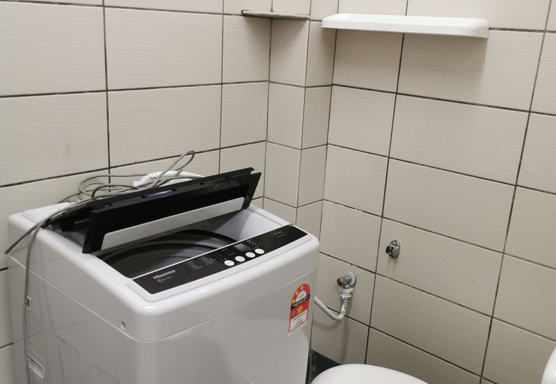 Kg Lapan Bachang Master Bedroom To Let