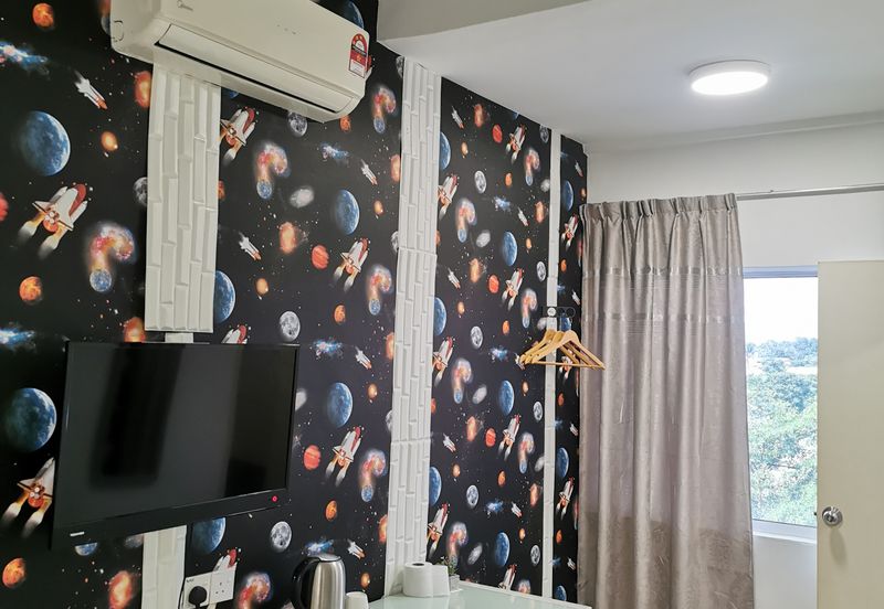 Kg Lapan Bachang Master Bedroom To Let