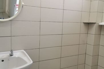 Kg Lapan Bachang Room To Let