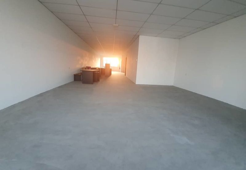 Sime Darby Pasir Gudang 3 Storey Shop Partial Rent