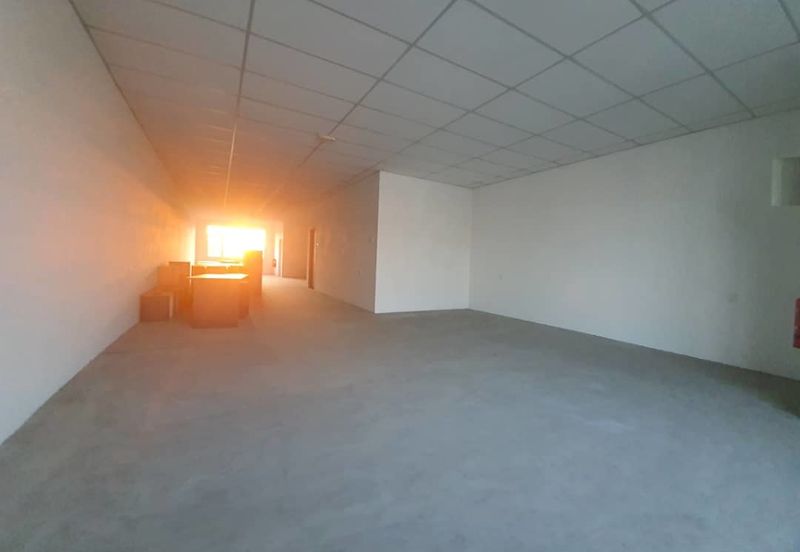 Sime Darby Pasir Gudang 3 Storey Shop Partial Rent