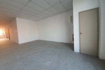 Sime Darby Pasir Gudang 3 Storey Shop Partial Rent