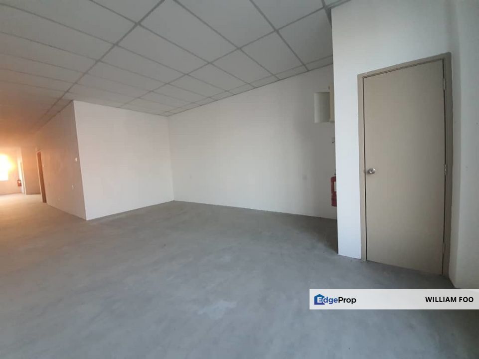 Sime Darby Pasir Gudang 3 Storey Shop Partial Rent, Johor, Pasir Gudang
