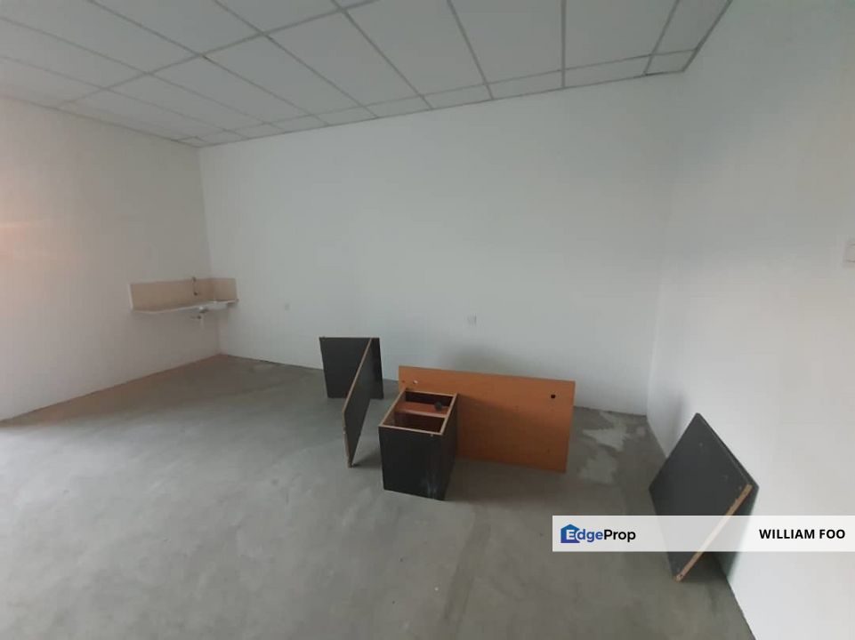 Sime Darby Pasir Gudang 3 Storey Shop Partial Rent, Johor, Pasir Gudang