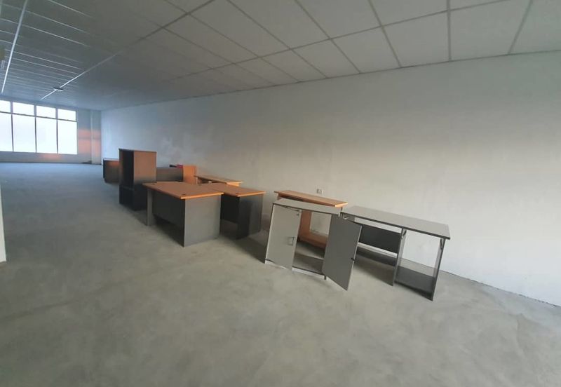 Sime Darby Pasir Gudang 3 Storey Shop Partial Rent