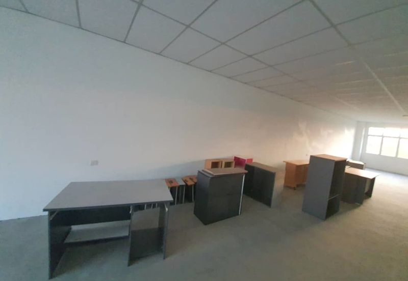 Sime Darby Pasir Gudang 3 Storey Shop Partial Rent