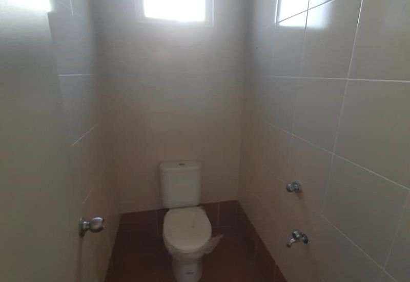 Sime Darby Pasir Gudang 3 Storey Shop Partial Rent