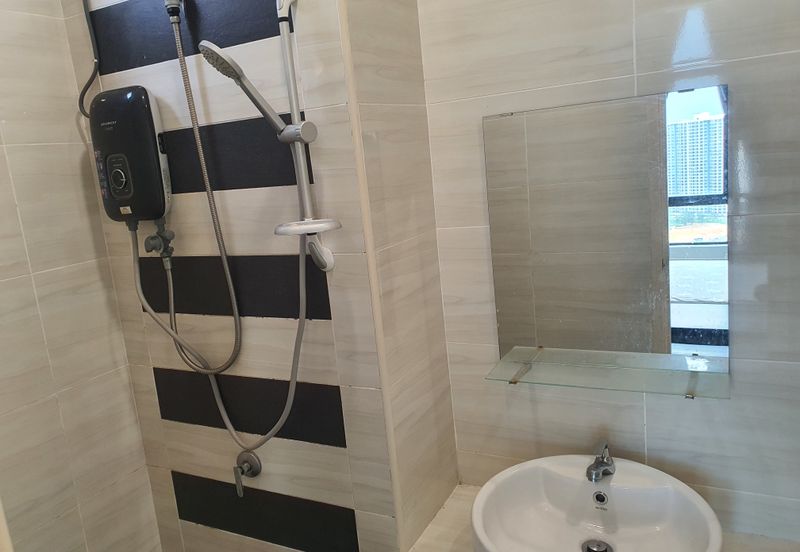 D'Summit Residences @ Kempas Utama