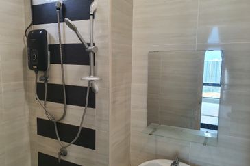 D'Summit Residences @ Kempas Utama