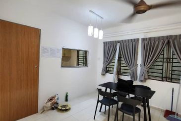 Bangunan Duta Impian (The Embassy Suites)