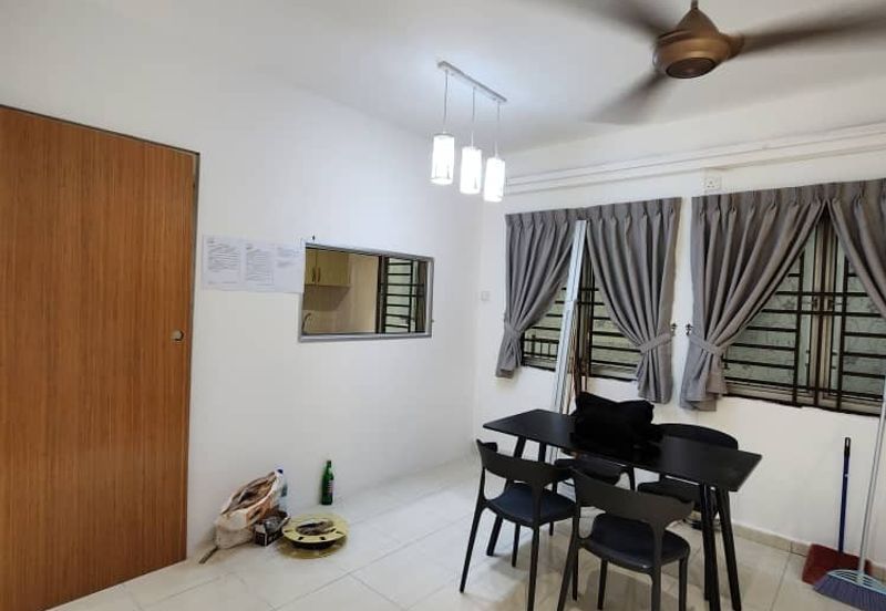 Bangunan Duta Impian (The Embassy Suites)