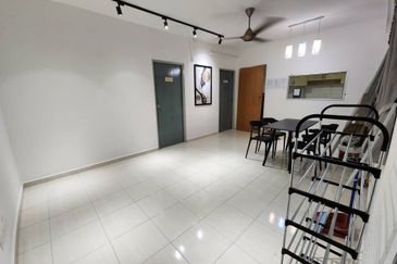 Bangunan Duta Impian (The Embassy Suites)