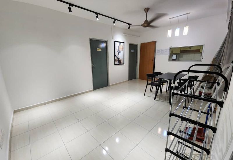 Bangunan Duta Impian (The Embassy Suites)