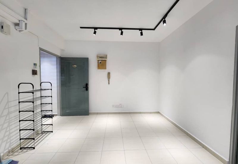 Bangunan Duta Impian (The Embassy Suites)