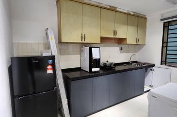 Bangunan Duta Impian (The Embassy Suites)